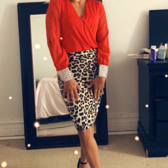 Adorable red blouse - Picture 3 of 6